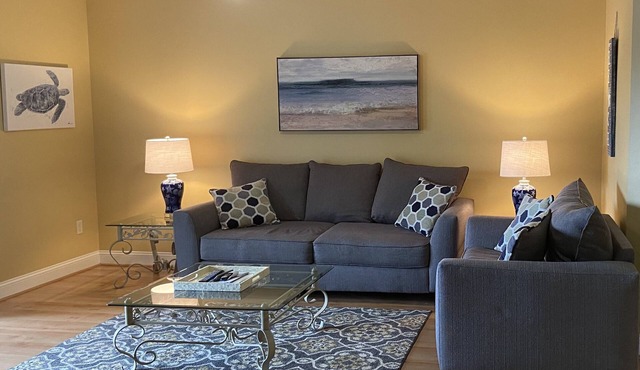 PRISTINE BEACH, GOLF, TENNIS! BEAUTIFUL AND SPACIOUS 2BR COURTSIDE VILLA!