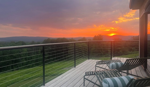 Private 13-Acre Escape — Renovated 3BR Home with Stunning 360° Views