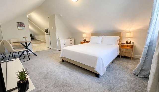 Private A-Frame Studio Near Metro-North Queen + Kitchen + AC