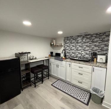 Private&Modern cozy studio near GSP airport & BMW