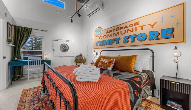 Private, Quiet, Creative Retreat - Dog Friendly - 15 min to Downtown Asheville