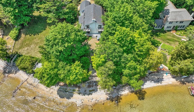 Private Waterfront on West Bay with Hot Tub!