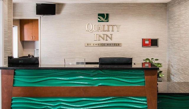 Quality Inn & Suites Warren - Detroit