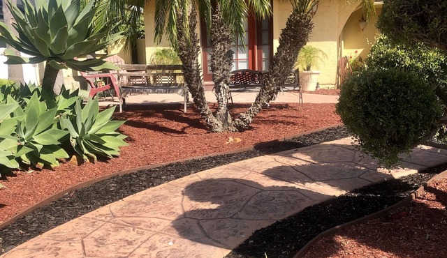 Quite Solana Beach Retreat -Quaint Patio -Walk to Lagoon Trails -1 Mile to Beach