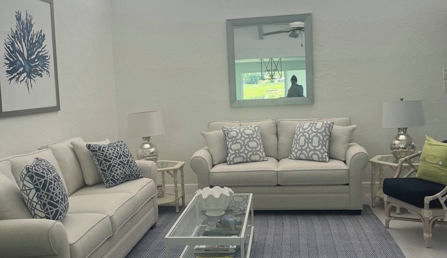 Recently renovated/re-furnished Villa on 6th fairway of the IMG Golf Course