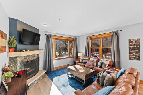 Red Hawk Townhome #2327 ; 2 100