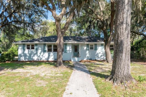 Refinished 3-BR Lowcountry Retreat
