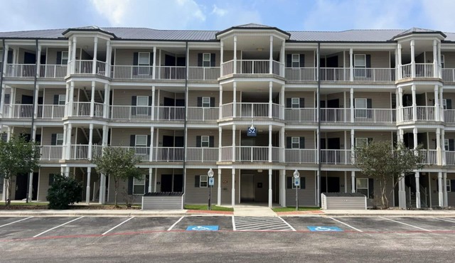 Relaxing 2-Bedroom Condo with AC, WiFi in Scenic Canyon Lake