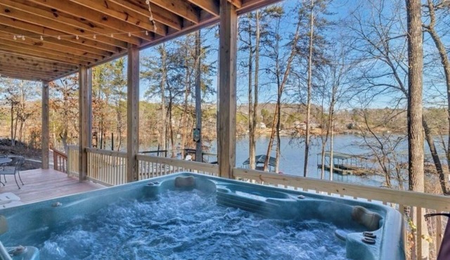 Relaxing Lake Front Getaway with Hot Tub & Dock! Near Clemson, Sleeps 14+