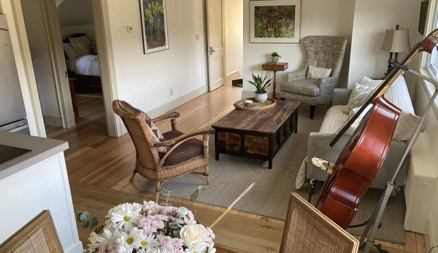 Remodeled Unit #2, 7 min to Great Barrington, 12 min to Ski Resorts & Trails