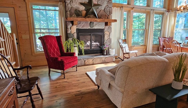 River Bend Escape | Riverfront + Boat & Jacuzzi