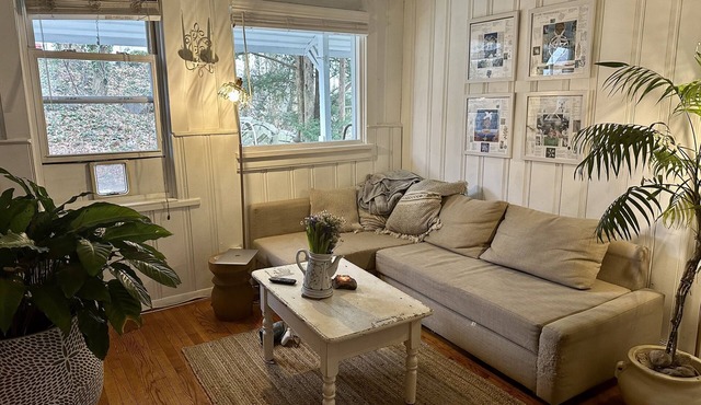 Riverfront Historic Home In Charming Upscale Mamaroneck (35 Min From Manhattan)