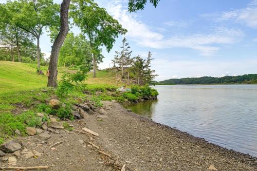 Riverfront Hudson Valley Gem w/Beach Access!