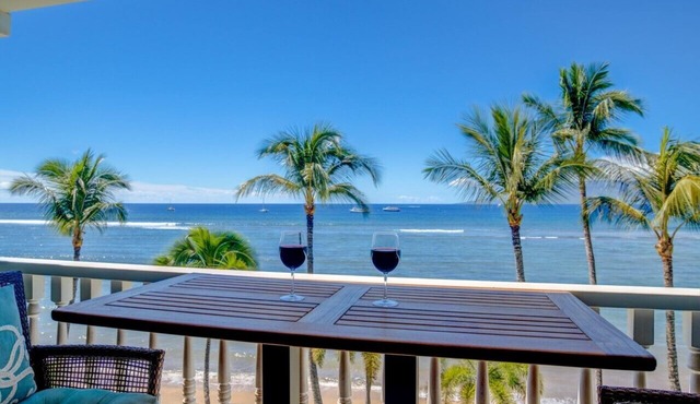 Romantic Oceanfront Condo at Lahaina Shores with Sweeping Ocean Views