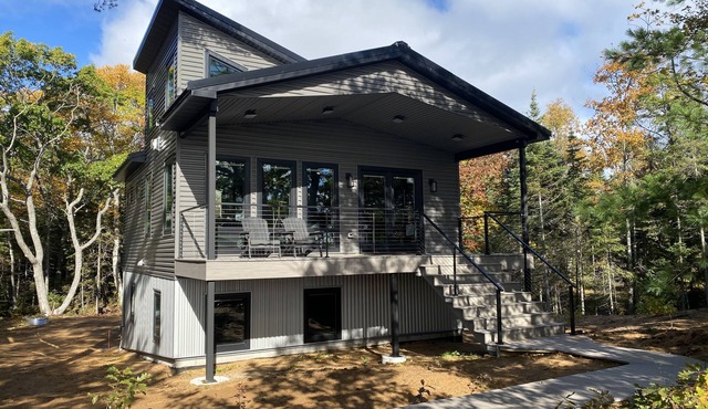 Romantic Waterfront on Whitefish Bay -Lake Superior only 2 miles to Lighthouse