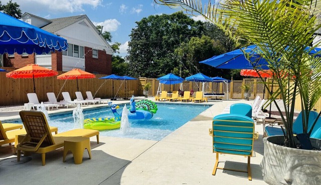 Royal Suite! 2Ba/1Ba/HUGE Balcony & Living Room. in Mobile