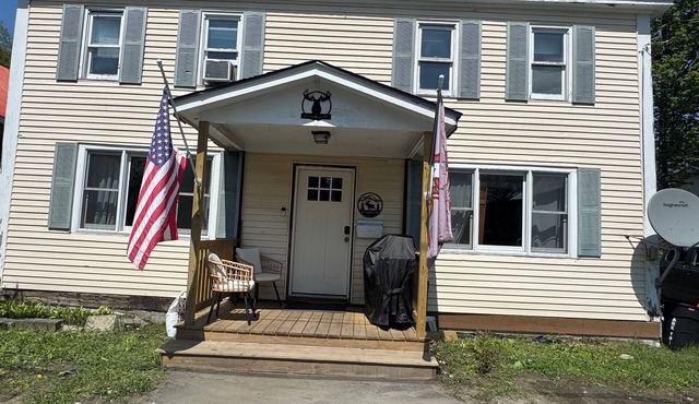 Rustic 4-bedroom house in university town of Northfield. Centrally located.