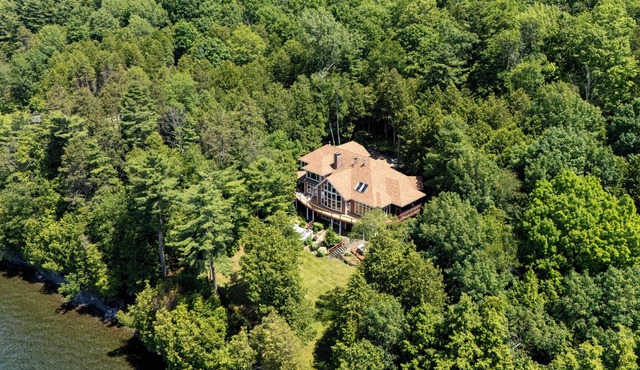 Rustic-modern Lake House in Milton Near Burlington and Eagle Mountain