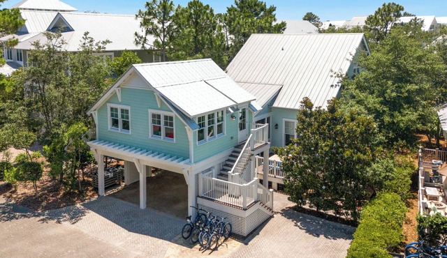 Sandy Oar - Camp WaterColor Home + Carriage House, Fire Pit, 5 Bikes