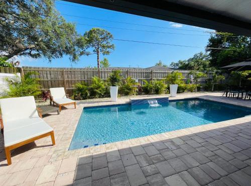 Sarasota Paradise home near Siesta Key Beach
