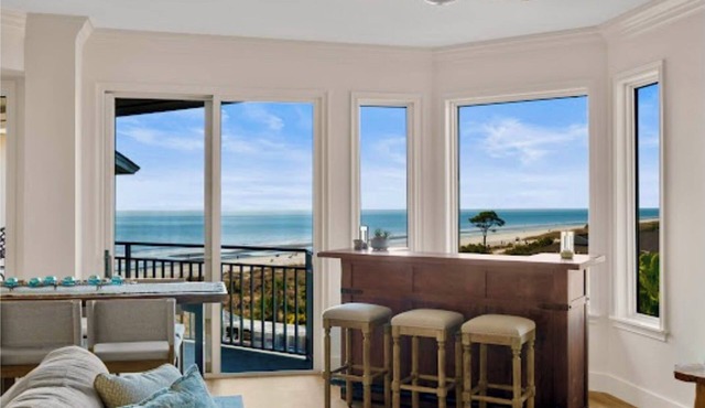 SeaCrest 2512 Stunning View, Walk to Coligny Shops & Restaurants