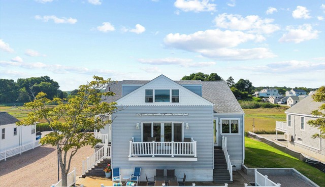 Seaside Sanctuary steps from Long Island Sound
