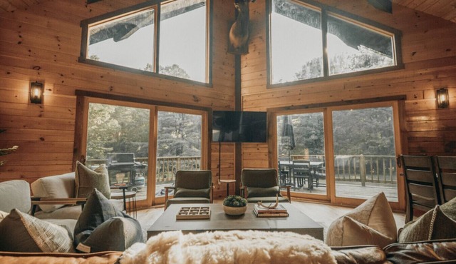 Secluded Lodge on 56 Acres Firepit Creek