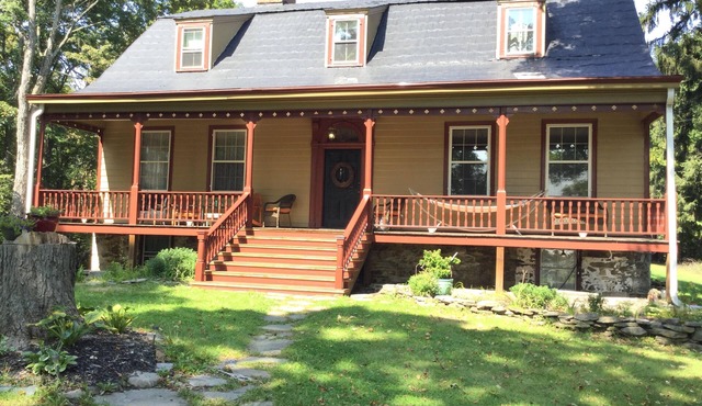 Secluded Retreat. Perfect for West Point Families! Gourmet Kitchen!