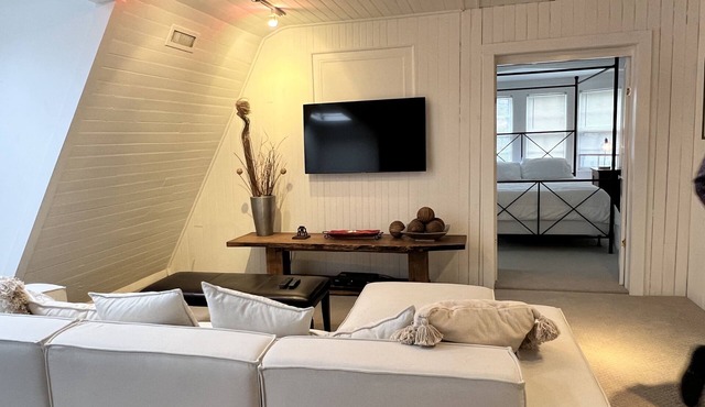 Second floor cottage apartment located in a private community.