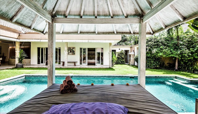 Seminyak 3BR Pool Villa & Lounger