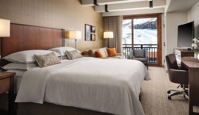 Sheraton Steamboat Resort Villa Ski On/Off-Christmas Week-Studio King & Sofa Bed