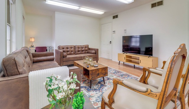 Sight See & Explore! Apt 7 Mi to Dtwn Toledo