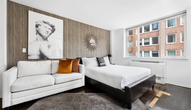 Sleek Studio Apartment on Upper East Side