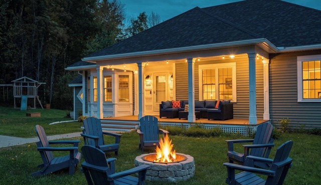 Smugglers’ Notch 4BR Retreat: Theater, Gym & Games with Morse Mountain Views