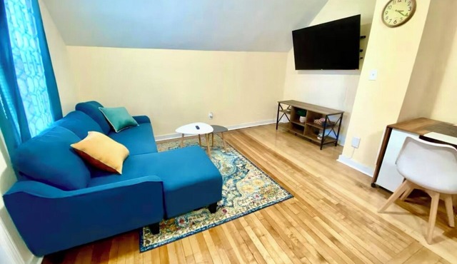 Spacious 1-bedroom apartment with central heat & AC in Worcester near colleges.