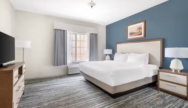 Spacious 2BR Suite Near Notre Dame – Perfect for Your ND Game Day Weekend Stays