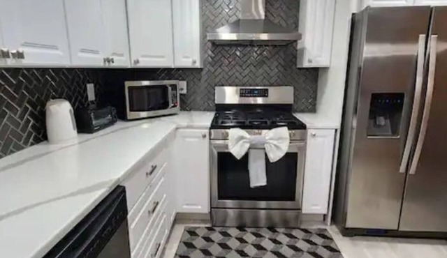 Spacious 3-BR Colonial Home, Free Parking n