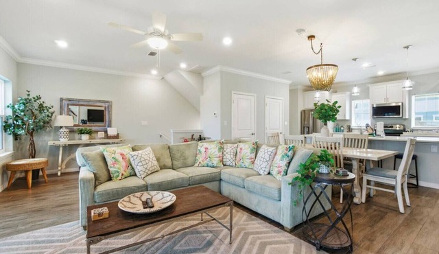 Spacious 3-Level Townhome + Pool & Hot Tub