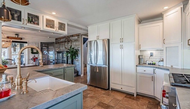 Spacious 4 bedroom, 3 bath with playground!. Panoramic view, private and gated