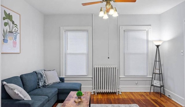 Spacious 4‑Bedroom Vacation Rental – First‑Floor Home Near Downtown Albany
