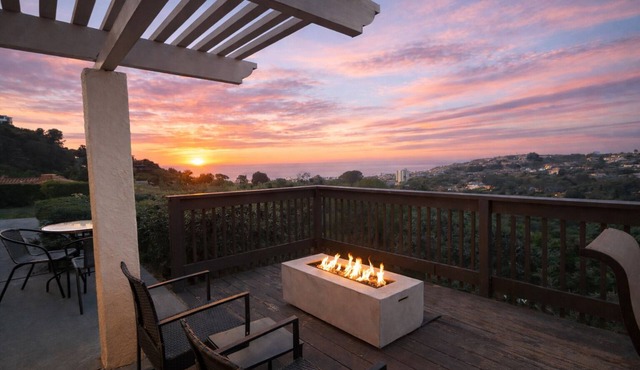 Spacious 4BD La Jolla Ocean Views Jacuzzi