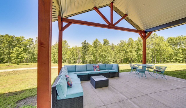 Spacious Barndominium Near Branson w/Game Rooms