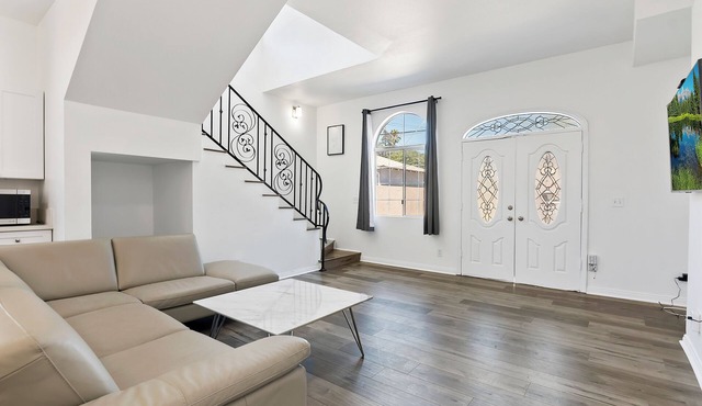 Spacious charming 4-bedroom 2 bath fancy loft near Universal studio/Hollywood-8