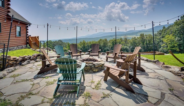 Spacious Durham Cabin w/ Deck & Mountain Views