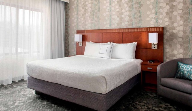 Spacious Good-Value Accommodation! Short Drive to Morristown Green, Pet-Friendly