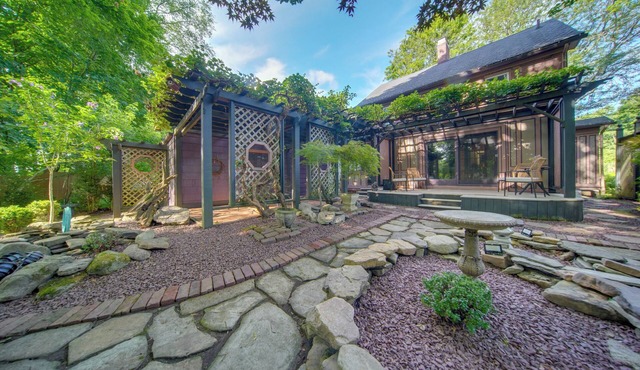 Spacious Jamestown Home Near Nat'l Comedy Center!