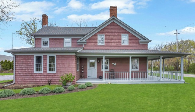 Spacious Private Home Located on Palmer Vineyards in the North Fork,.