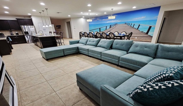 Spacious Villa for Large Groups ✦ Lazy River and Tiki Hut ✦