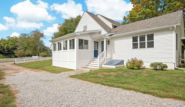 Spacious Waterfront 4-bedroom Newly Renovated Private Home in Charming Old Lyme