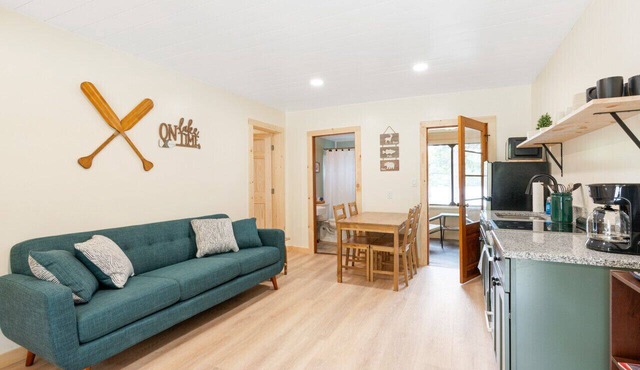 Squam waterfront 2 bed 2bath (Suite 9)